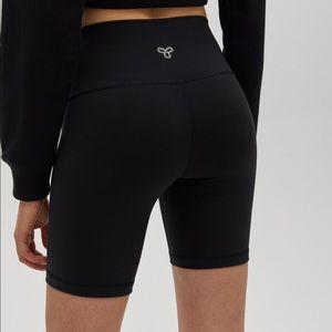 Aritzia Tna Biker Shorts